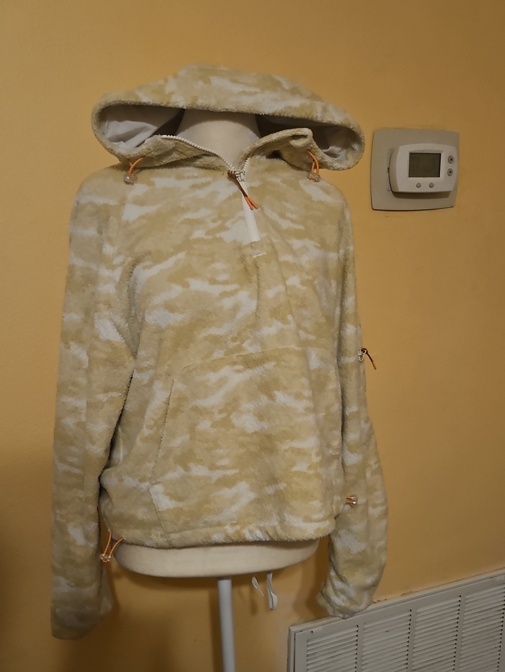 Outdoor Voices Primo Fleece Quarters 1/4 Zip Melon Zebra Hoodie Size Small